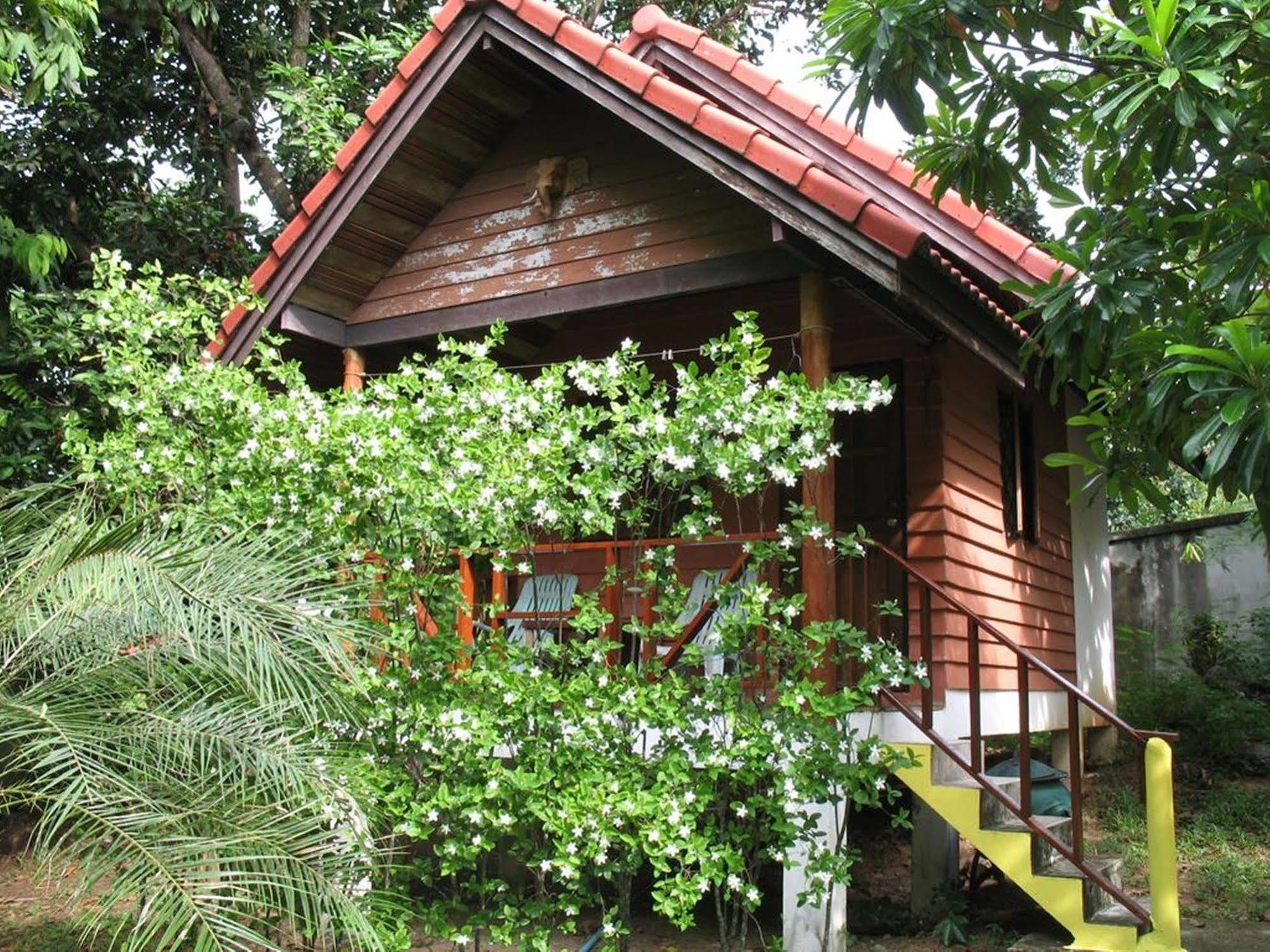 Thai Dee Garden Resort Haad Rin Exterior photo